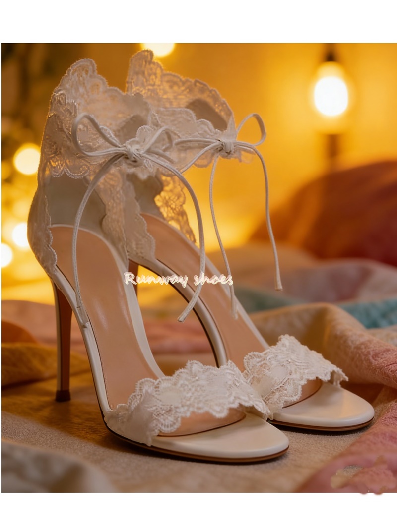 Zapatos de Novia Blancos con E - Embroidery White reseña y precio
