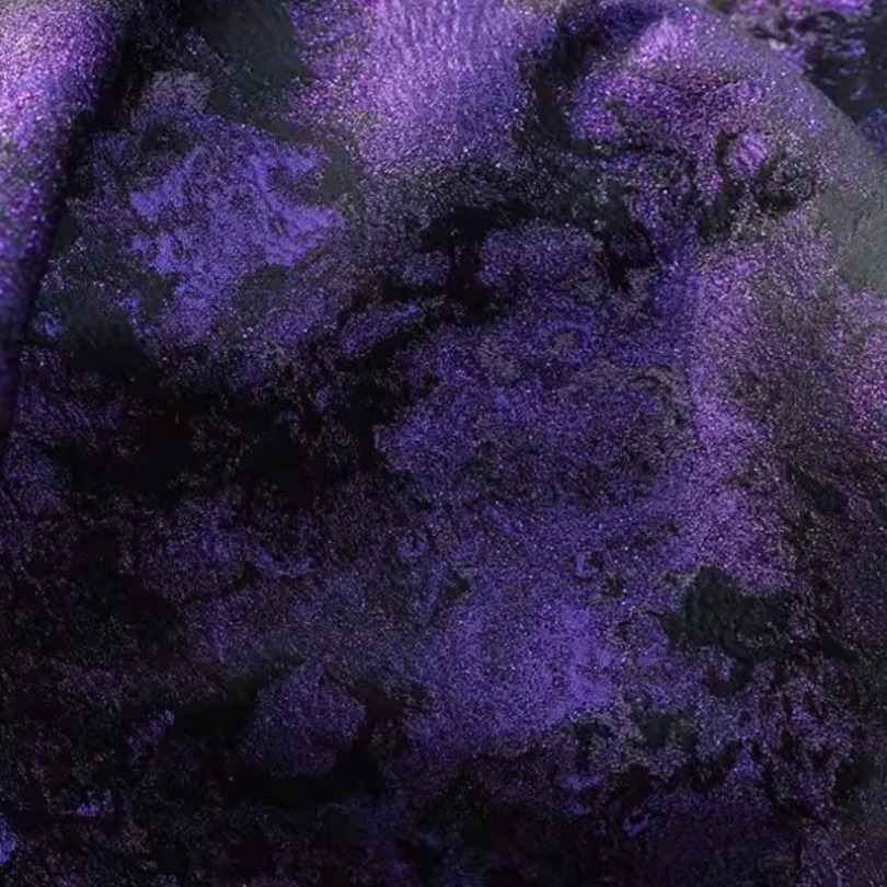 Tela Jacquard metálica púrpura - Embroidery Texture reseña y precio
