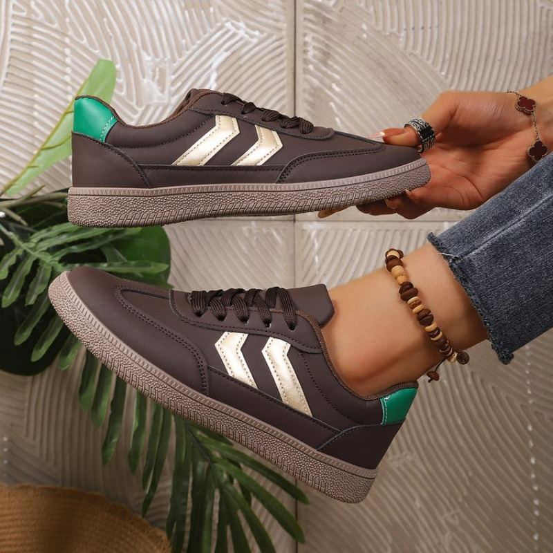 Zapatillas blancas informales  - Embroidery White reseña y precio