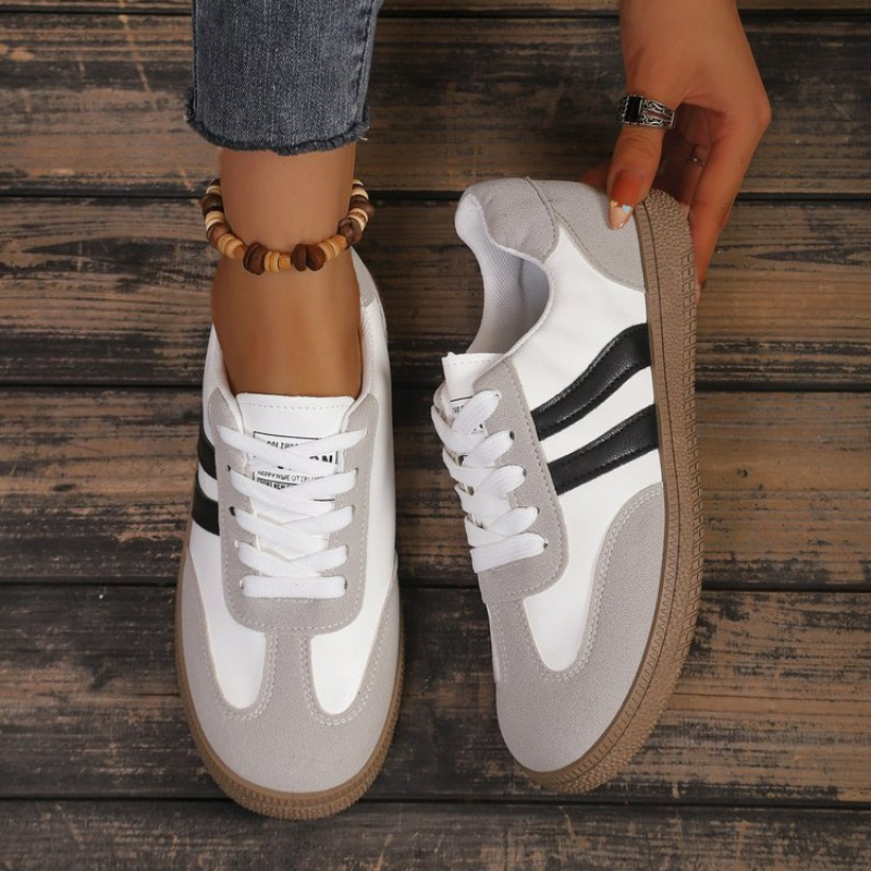 Zapatillas blancas informales  - Embroidery White reseña y precio