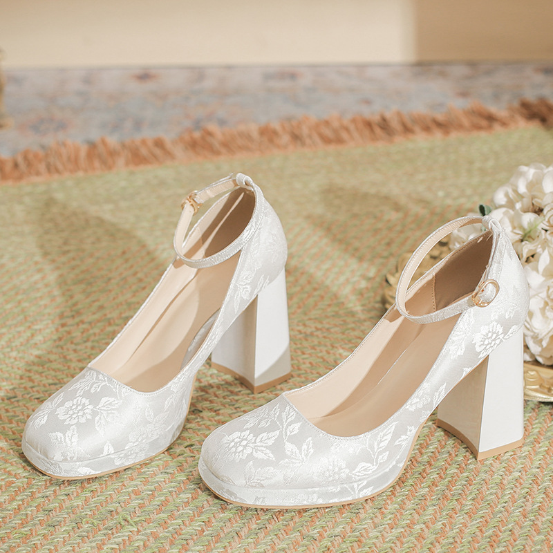 Zapatos de tacón de bloque con - Embroidery White reseña y precio