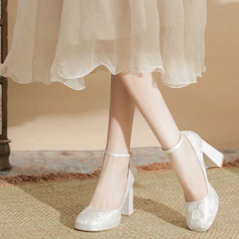 Zapatos de tacón de bloque con - Embroidery White reseña y precio